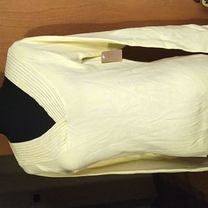 i. e. Vintage size M v-neck yellow sweater